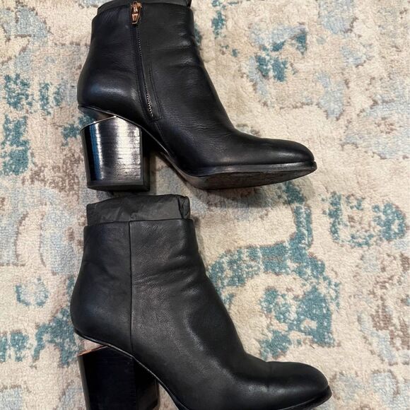 Alexander Wang Gabi Leather Cutout Heel Booties Size 8.5 - Picture 2 of 10